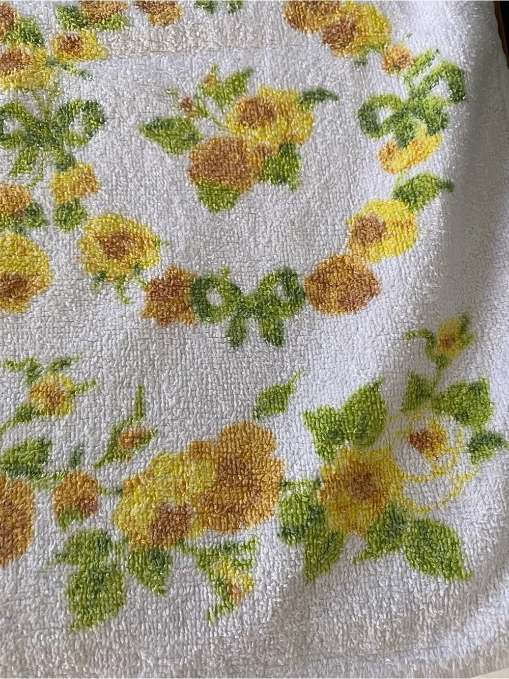 Vintage Mid Century MCM Yellow Green Floral Bathroom Towel